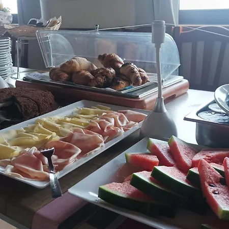 Cristina לינה וארוחת בוקר 3*