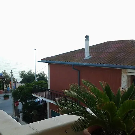 לינה וארוחת בוקר Cristina