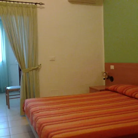 לינה וארוחת בוקר Cristina